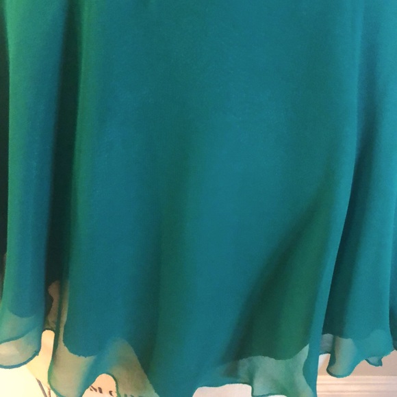 Gorgeous Green Silk Evening Blouse - Picture 7 of 10